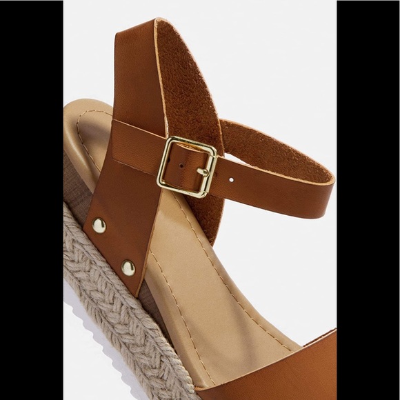 BRAND NEW WOMENS STYLISH ESPADRILLES SANDALS NWT - Picture 3 of 4